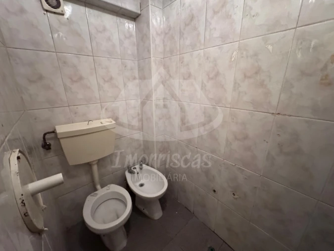 Loja para Venda em Vialonga Foto 10