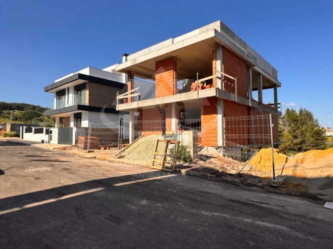 Moradia T4 para Venda em Vialonga Foto 3