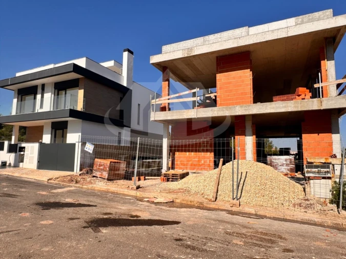 Moradia T4 para Venda em Vialonga Foto 4