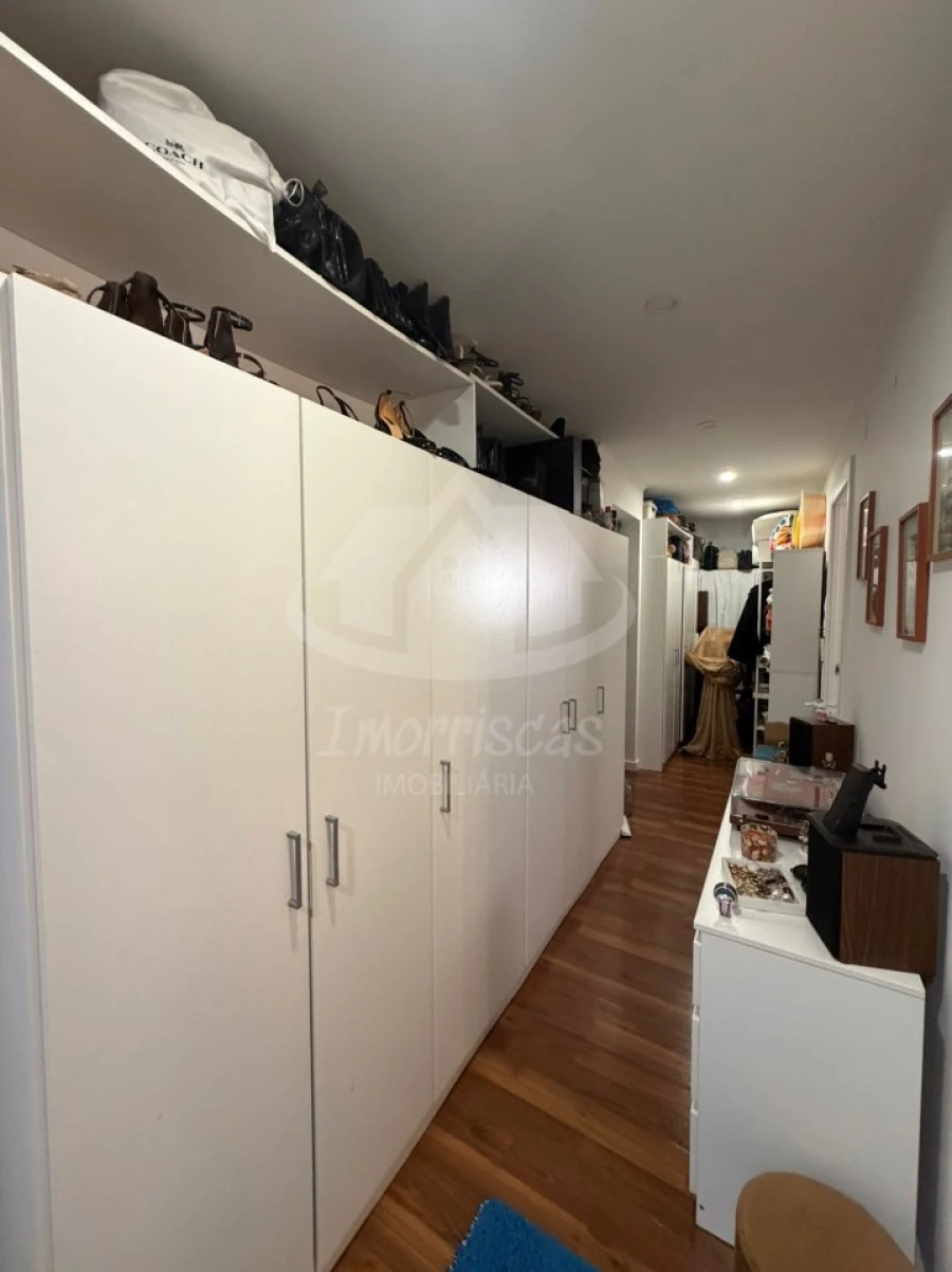 Moradia T6 para Venda em Ramada e Caneças Foto 10