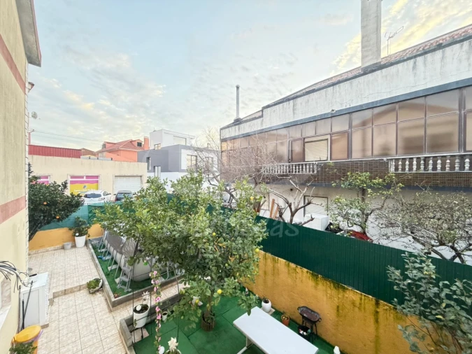 Moradia T6 para Venda em Ramada e Caneças Foto 38