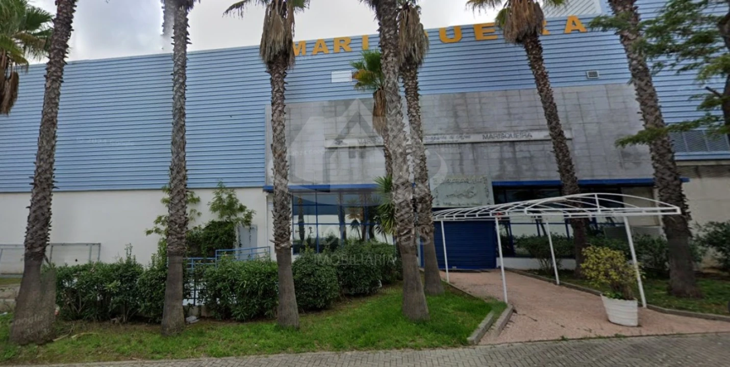 Armazém para Venda em Vialonga Foto 3