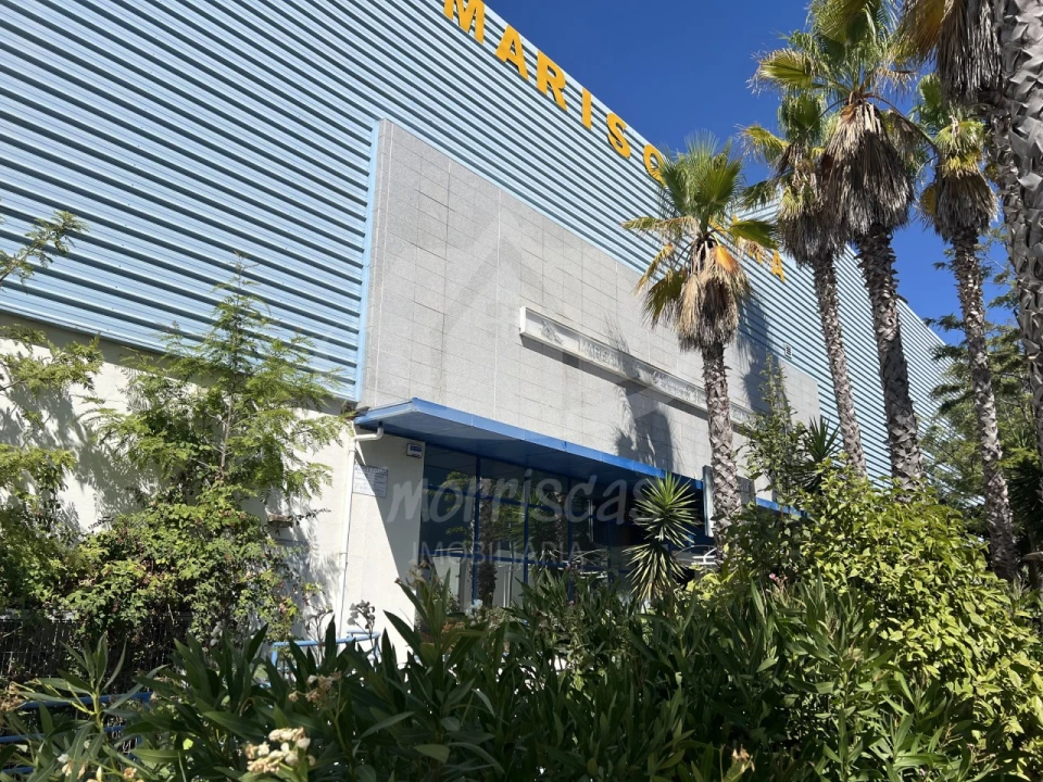 Armazém para Venda em Vialonga Foto 2