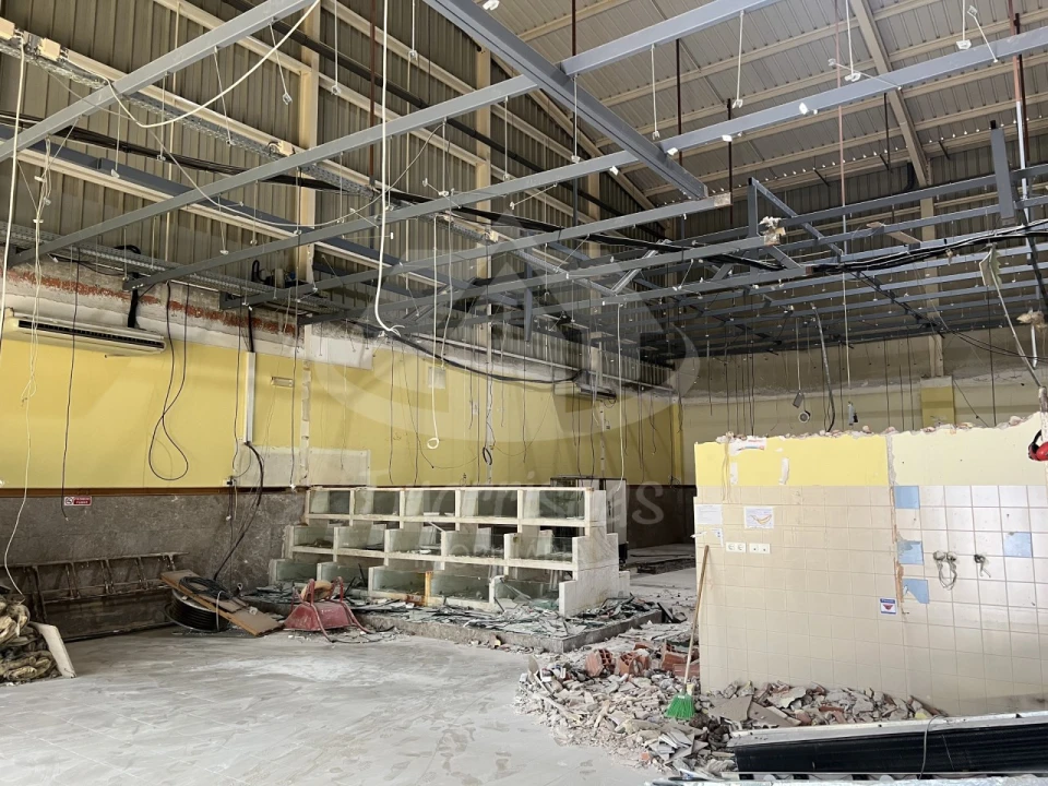 Armazém para Venda em Vialonga Foto 11