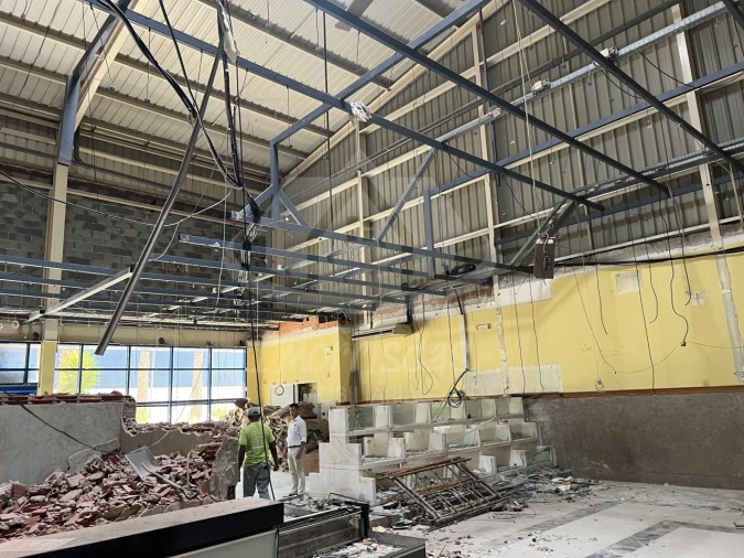 Armazém para Venda em Vialonga Foto 12