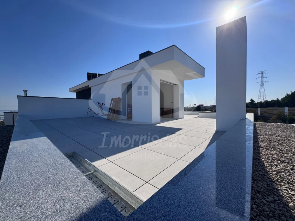 Moradia T4 para Venda em Santa Iria de Azoia, São João da Talha e Bobadela Foto 31