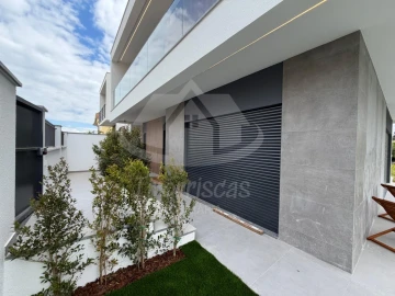Moradia T4 para Venda em Santa Iria de Azoia, São João da Talha e Bobadela