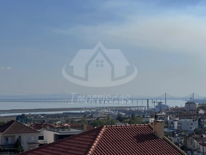 Moradia T4 para Venda em Santa Iria de Azoia, São João da Talha e Bobadela Foto 35