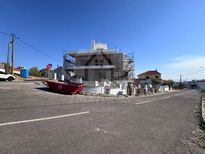 Moradia T4 para Venda em Santa Iria de Azoia, São João da Talha e Bobadela Foto 44