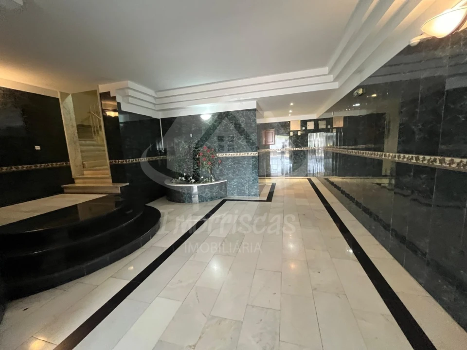 Apartamento T3 para Venda em Póvoa de Santa Iria e Forte da Casa Foto 25