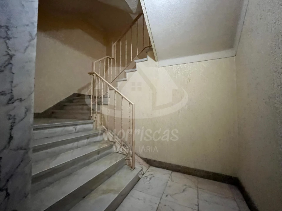 Apartamento T3 para Venda em Póvoa de Santa Iria e Forte da Casa Foto 28