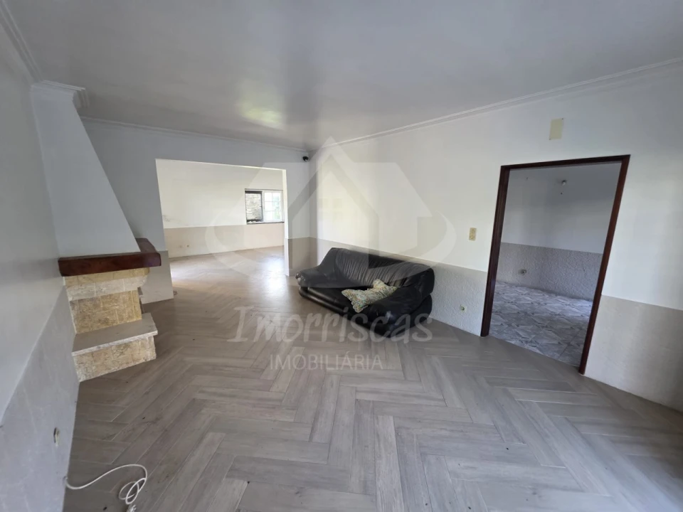 Moradia T4 para Venda em Pontinha e Famões Foto 7