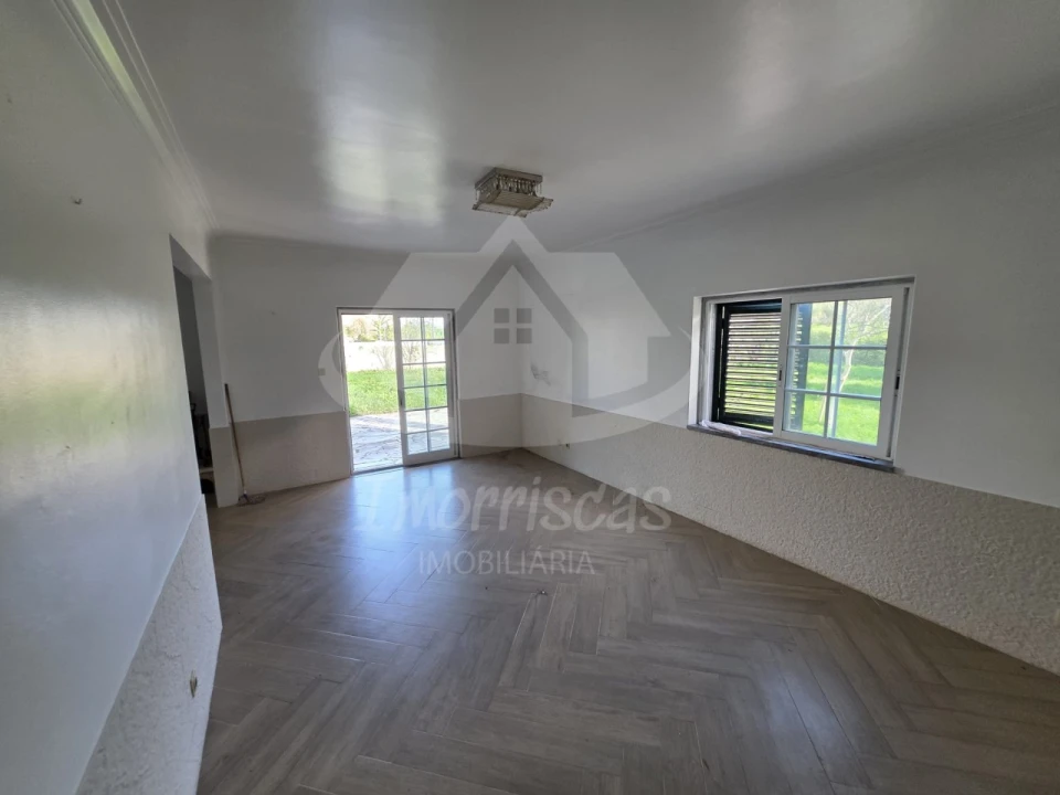 Moradia T4 para Venda em Pontinha e Famões Foto 9