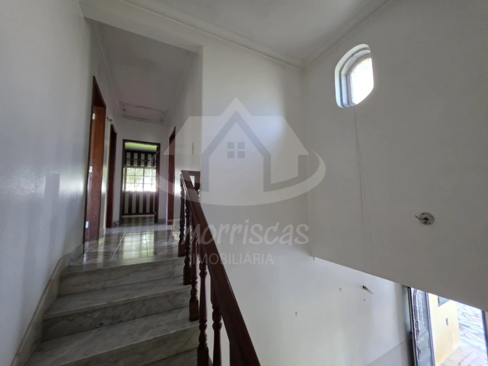 Moradia T4 para Venda em Pontinha e Famões Foto 14