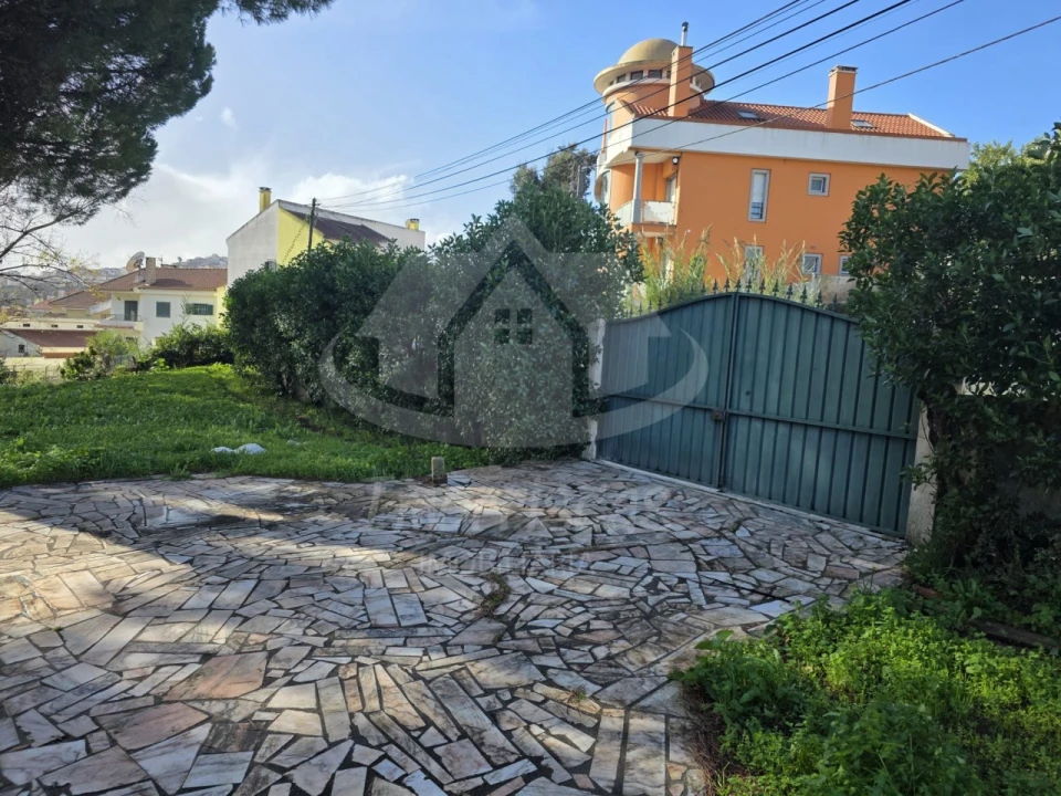 Moradia T4 para Venda em Pontinha e Famões Foto 43