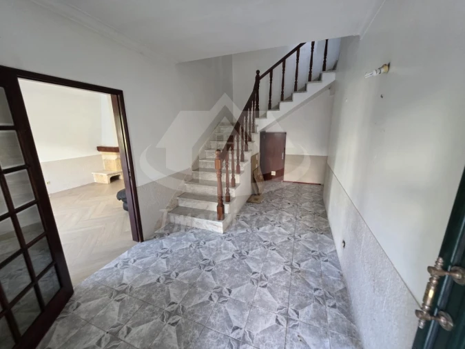 Moradia T4 para Venda em Pontinha e Famões Foto 4