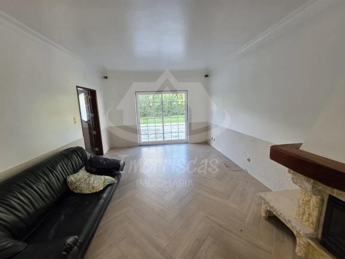 Moradia T4 para Venda em Pontinha e Famões Foto 5