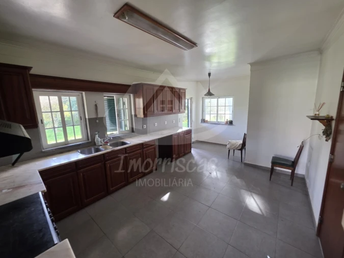 Moradia T4 para Venda em Pontinha e Famões Foto 12