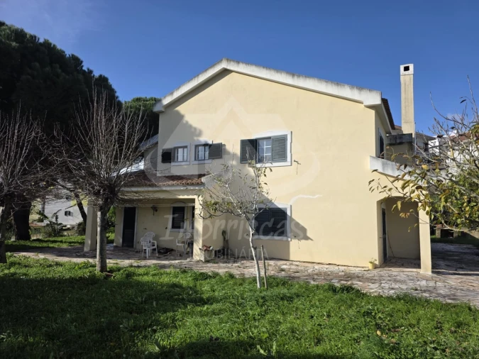 Moradia T4 para Venda em Pontinha e Famões Foto 32