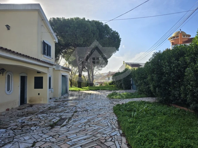 Moradia T4 para Venda em Pontinha e Famões Foto 35