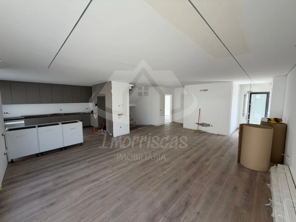 Moradia T4 para Venda em Santa Iria de Azoia, São João da Talha e Bobadela Foto 1