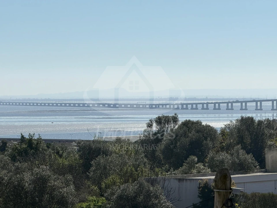 Moradia T4 para Venda em Santa Iria de Azoia, São João da Talha e Bobadela Foto 8