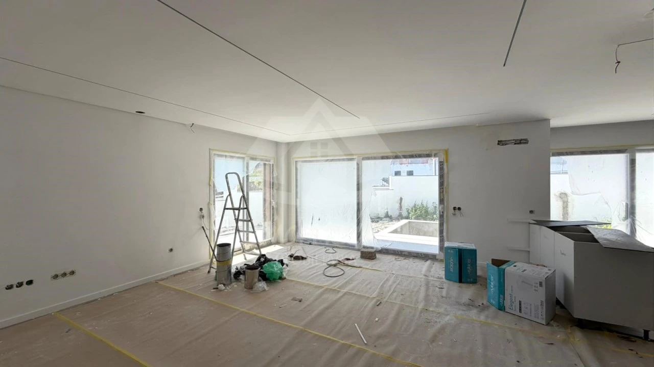 Moradia T4 para Venda em Santa Iria de Azoia, São João da Talha e Bobadela Foto 11