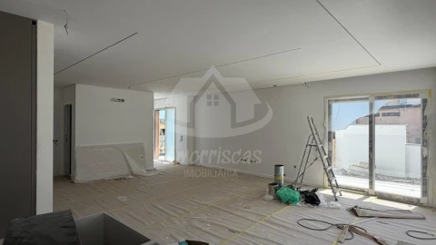 Moradia T4 para Venda em Santa Iria de Azoia, São João da Talha e Bobadela