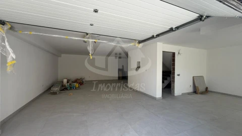 Moradia T4 para Venda em Santa Iria de Azoia, São João da Talha e Bobadela