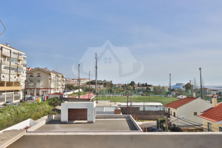 Moradia T4 para Venda em Santa Iria de Azoia, São João da Talha e Bobadela Foto 13