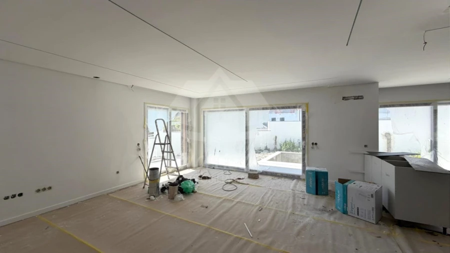 Moradia T4 para Venda em Santa Iria de Azoia, São João da Talha e Bobadela Foto 11