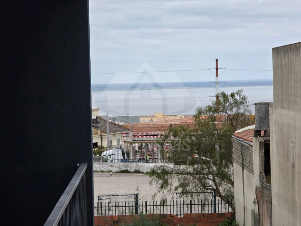 Moradia T3 para Venda em Santa Iria de Azoia, São João da Talha e Bobadela Foto 39