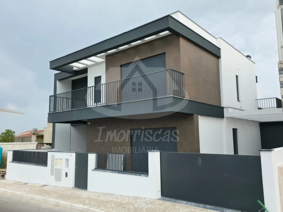 Moradia T3 para Venda em Santa Iria de Azoia, São João da Talha e Bobadela Foto 1