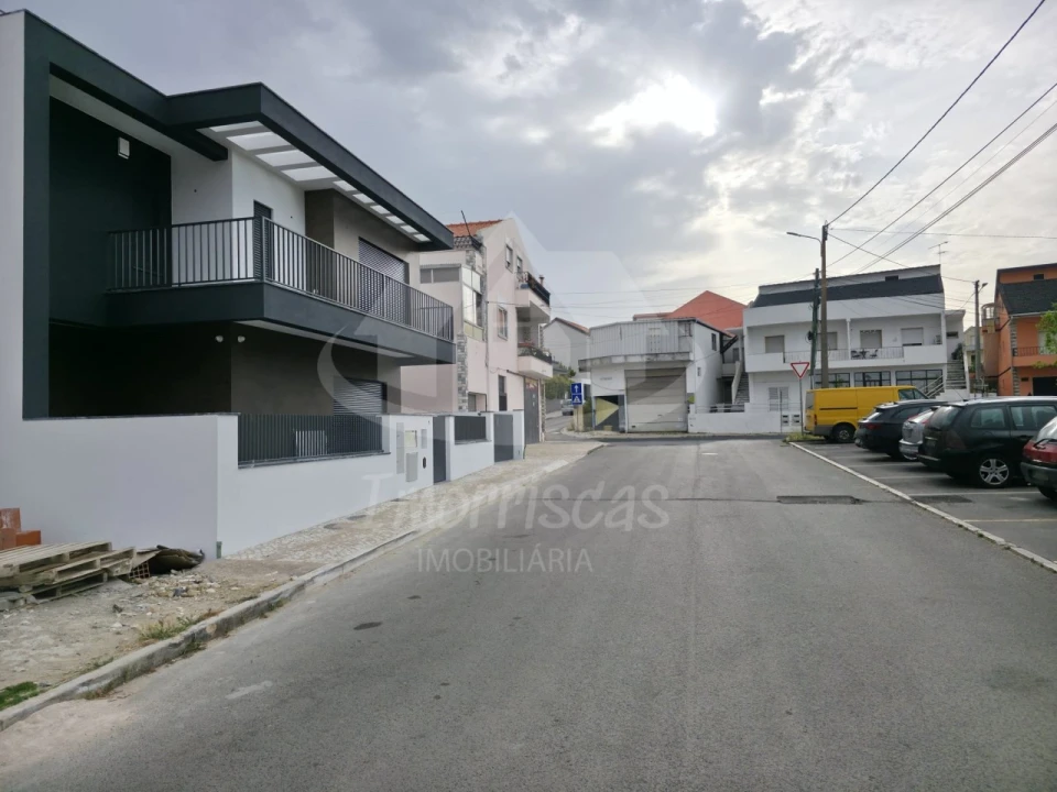 Moradia T3 para Venda em Santa Iria de Azoia, São João da Talha e Bobadela Foto 4