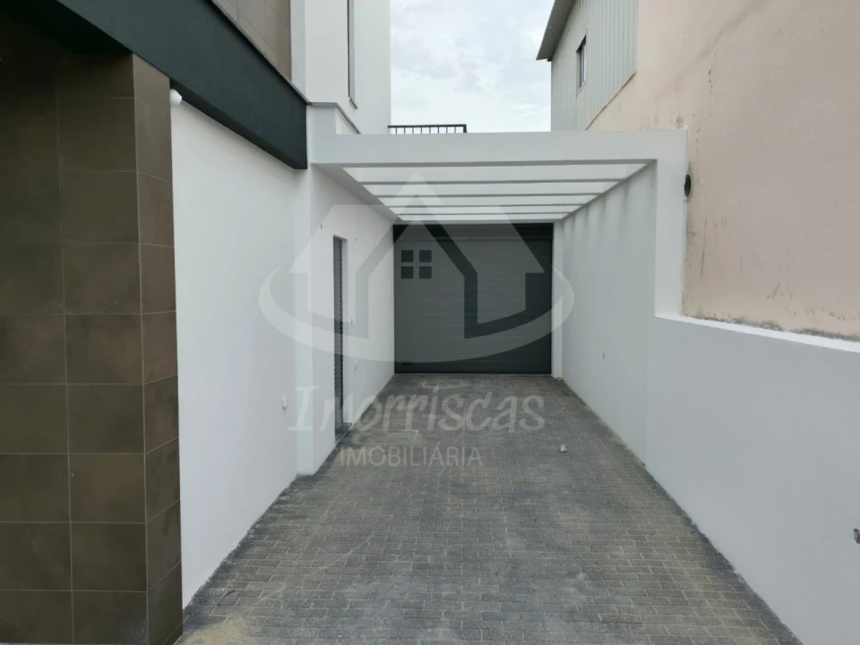 Moradia T3 para Venda em Santa Iria de Azoia, São João da Talha e Bobadela Foto 5