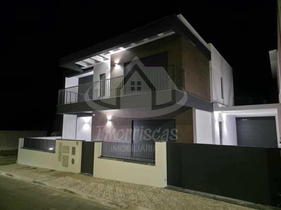 Moradia T3 para Venda em Santa Iria de Azoia, São João da Talha e Bobadela Foto 36