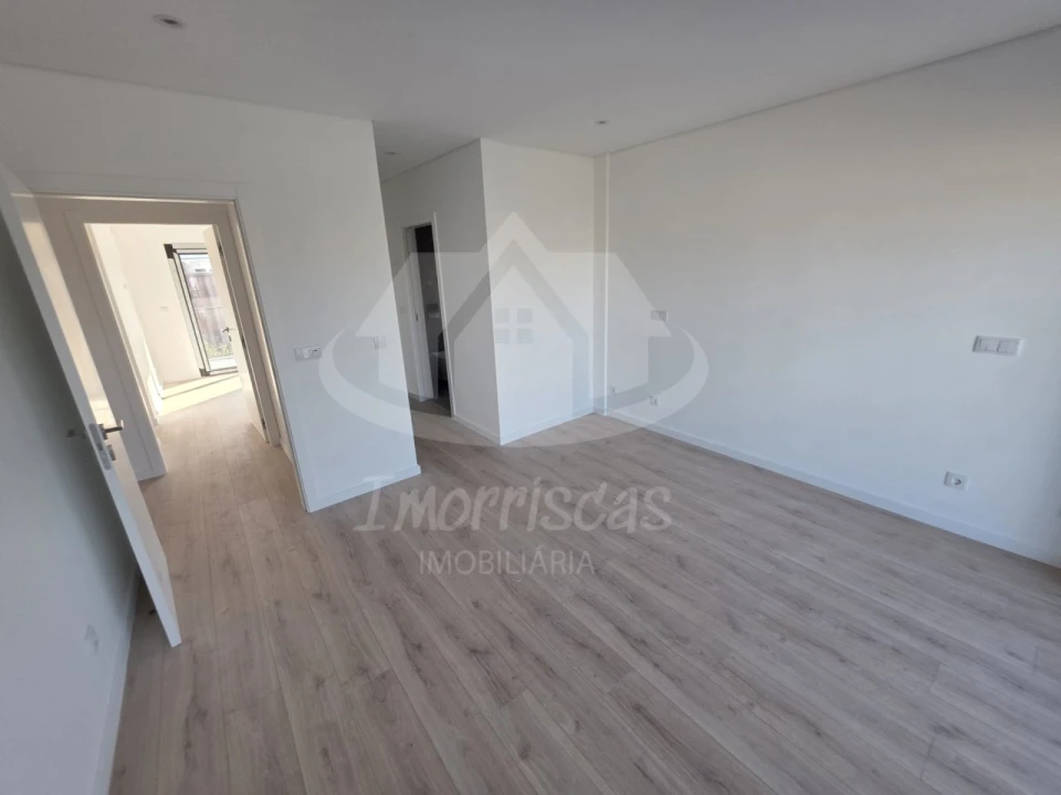 Moradia T3 para Venda em Santa Iria de Azoia, São João da Talha e Bobadela Foto 19