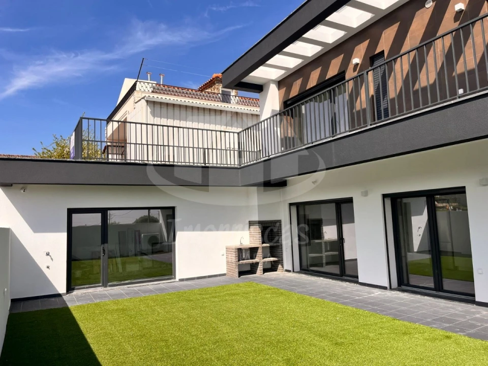 Moradia T3 para Venda em Santa Iria de Azoia, São João da Talha e Bobadela Foto 1