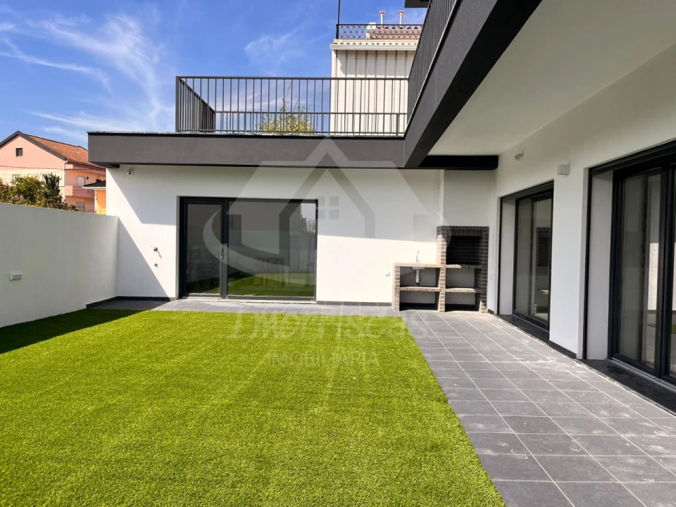 Moradia T3 para Venda em Santa Iria de Azoia, São João da Talha e Bobadela Foto 5