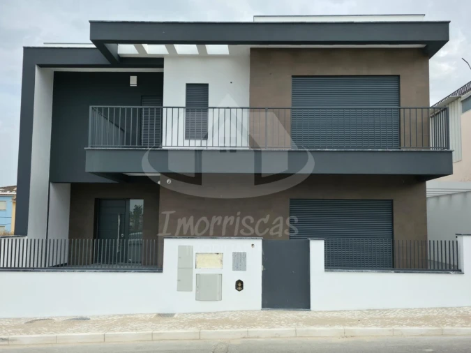 Moradia T3 para Venda em Santa Iria de Azoia, São João da Talha e Bobadela Foto 3