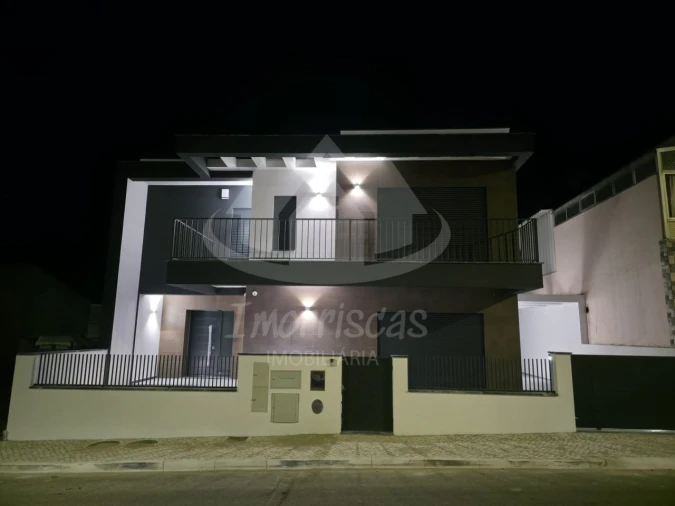 Moradia T3 para Venda em Santa Iria de Azoia, São João da Talha e Bobadela Foto 38