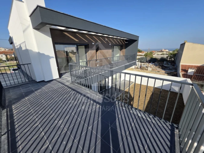 Moradia T3 para Venda em Santa Iria de Azoia, São João da Talha e Bobadela Foto 7