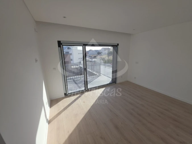 Moradia T3 para Venda em Santa Iria de Azoia, São João da Talha e Bobadela Foto 24