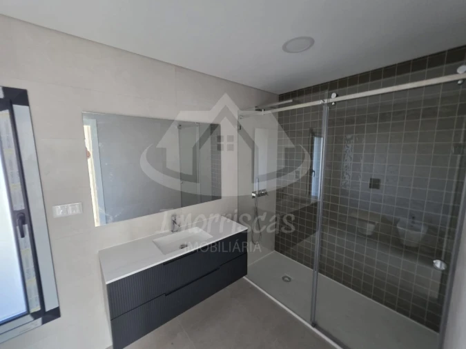 Moradia T3 para Venda em Santa Iria de Azoia, São João da Talha e Bobadela Foto 27