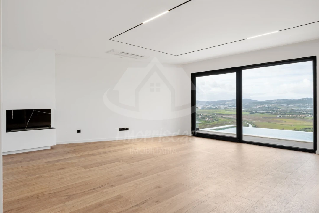 Moradia T4 para Venda em Santa Iria de Azoia, São João da Talha e Bobadela Foto 9