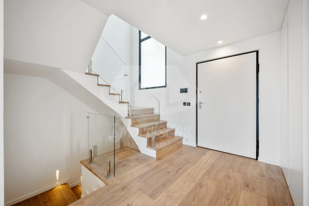 Moradia T4 para Venda em Santa Iria de Azoia, São João da Talha e Bobadela Foto 14