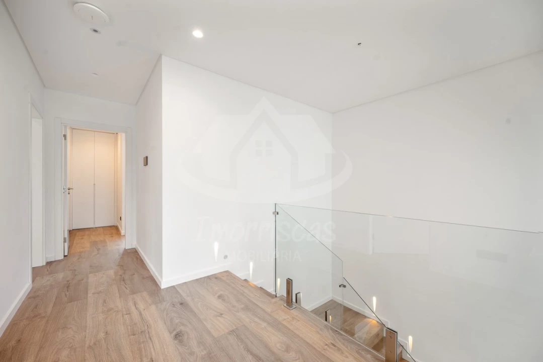 Moradia T4 para Venda em Santa Iria de Azoia, São João da Talha e Bobadela Foto 18