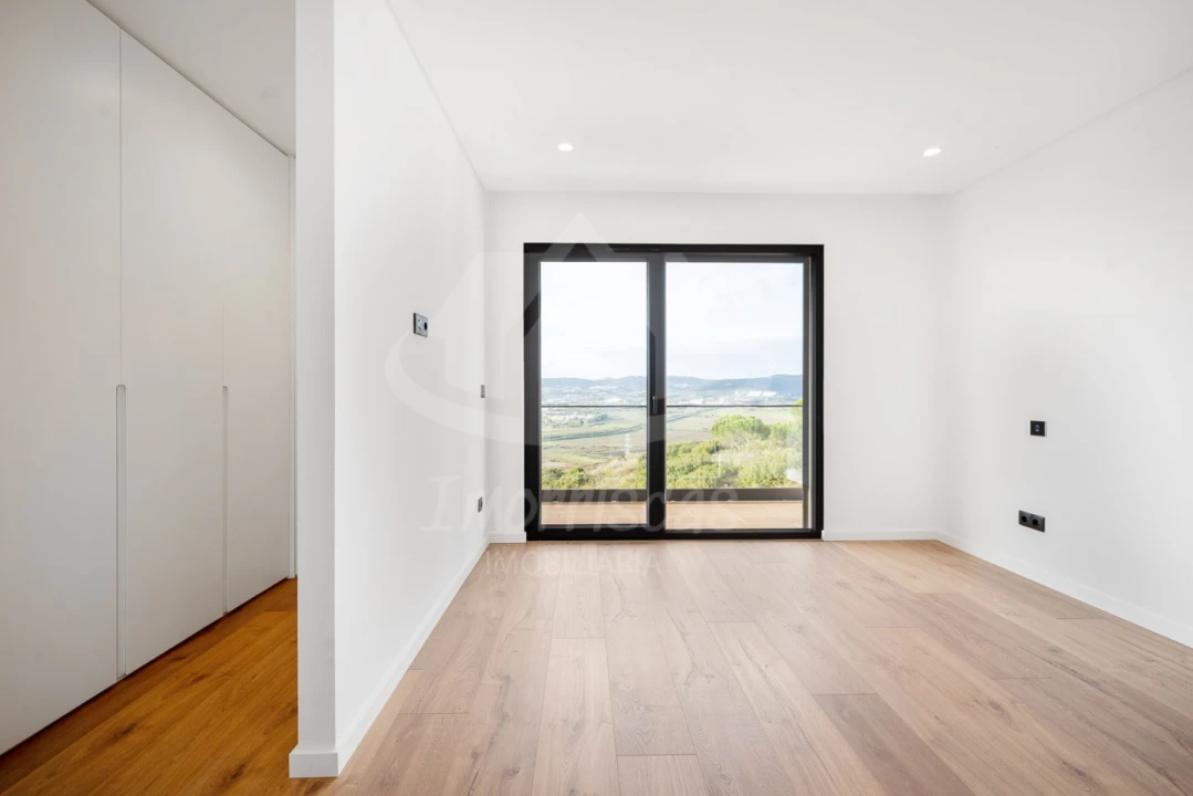 Moradia T4 para Venda em Santa Iria de Azoia, São João da Talha e Bobadela Foto 26