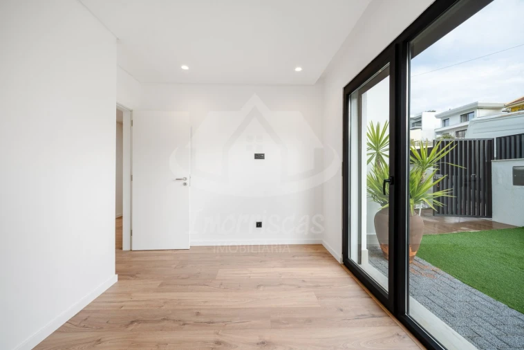 Moradia T4 para Venda em Santa Iria de Azoia, São João da Talha e Bobadela Foto 10