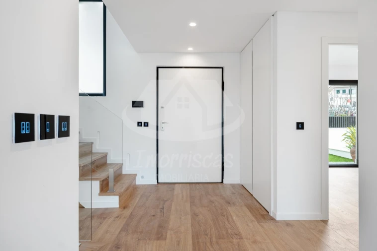 Moradia T4 para Venda em Santa Iria de Azoia, São João da Talha e Bobadela Foto 13